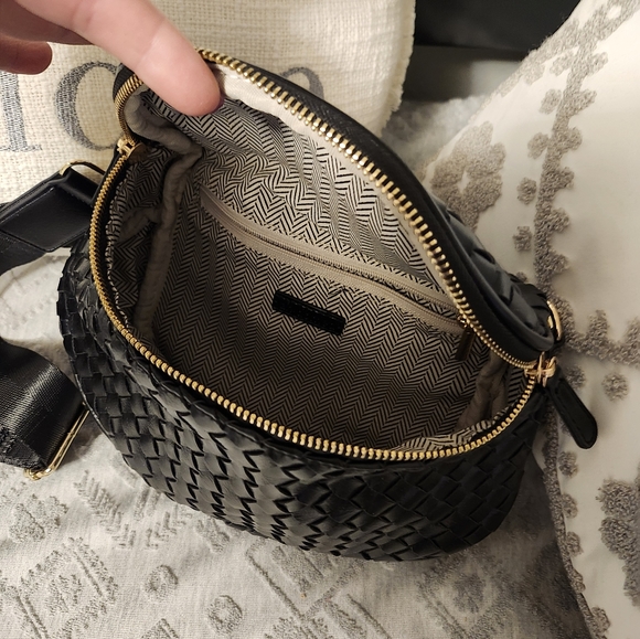 Purse - Picture 2 of 4